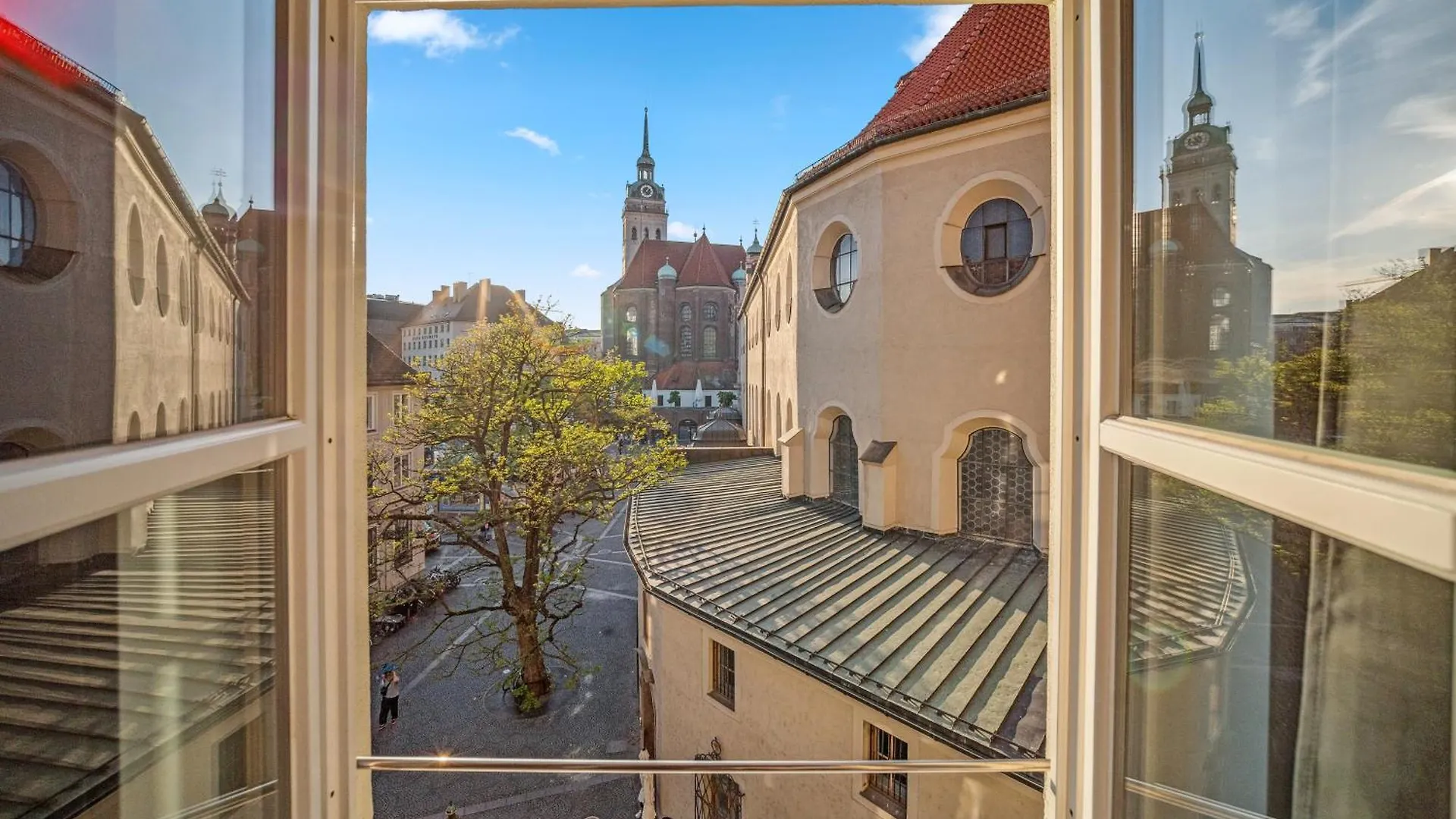 Munich Most Central Holiday Apartment 90M2 - 969 Sq Ft Of Luxury