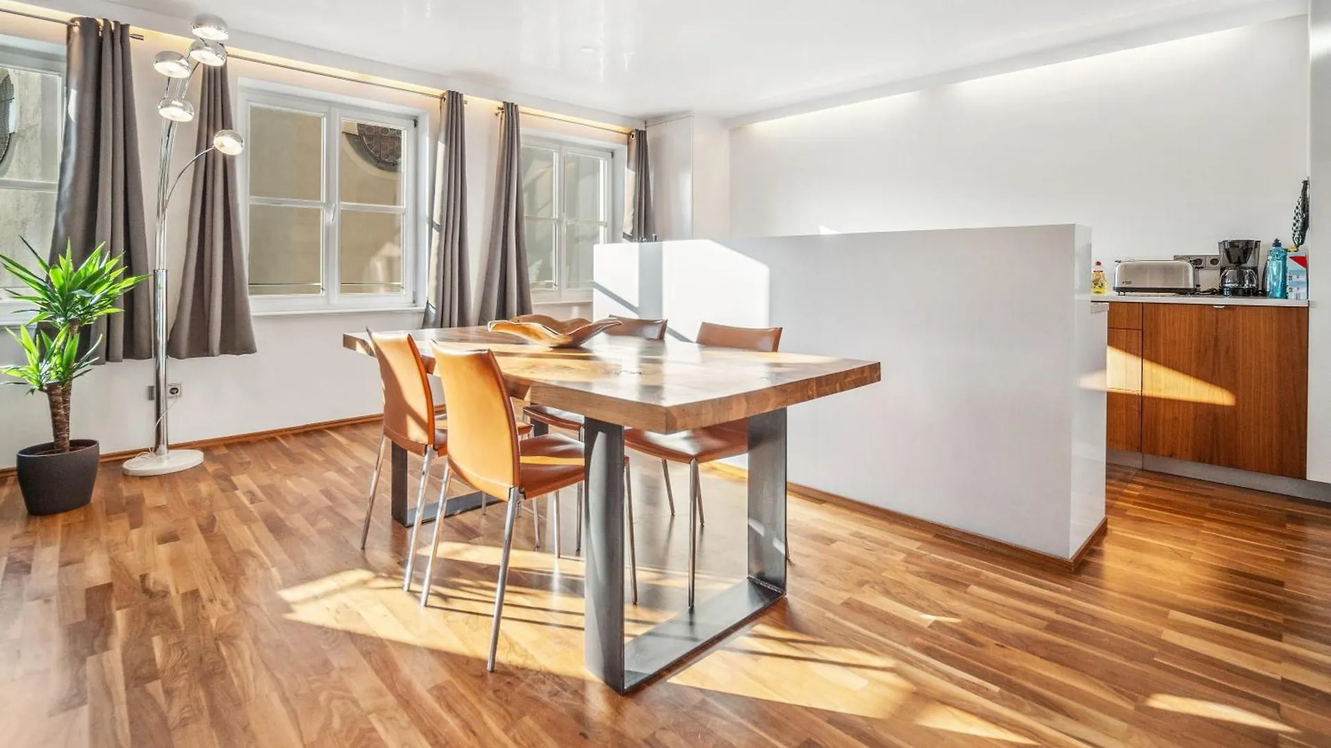 Munich Most Central Holiday Apartment 90M2 - 969 Sq Ft Of Luxury Deutschland