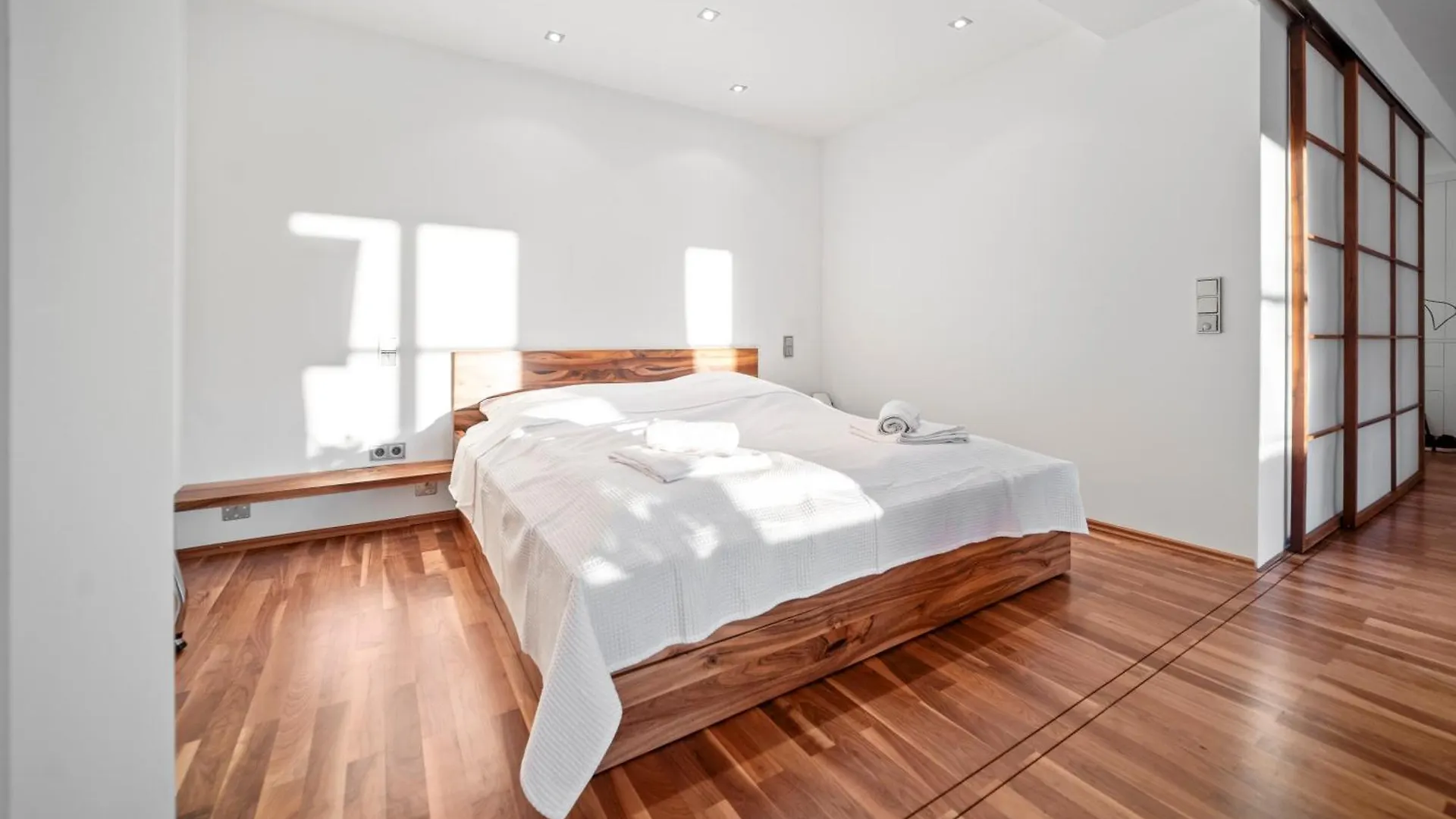 Munich Most Central Holiday Apartment 90M2 - 969 Sq Ft Of Luxury ألمانيا